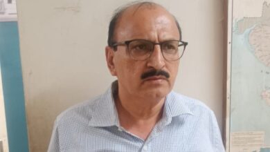 Photo of ભરૂચમાં ‘લાંચિયા’ અધિકારીઓ પર ACBનો પ્રહાર: ફૂડ એન્ડ ડ્રગ્સ વિભાગના બે અધિકારી રૂ.૪૦ હજાર લેતા રંગેહાથ ઝડપાયા